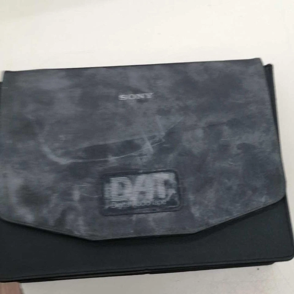 SONY TCD-D10 DAT Digital Recorder Portable - Junk / For Parts Only - Image 4 of 4