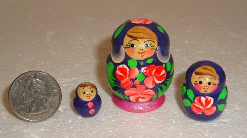 Beautiful Russian Nesting Doll 3pcMINI1.75" VERY CUTEHAND PAINTEDPUPRLE