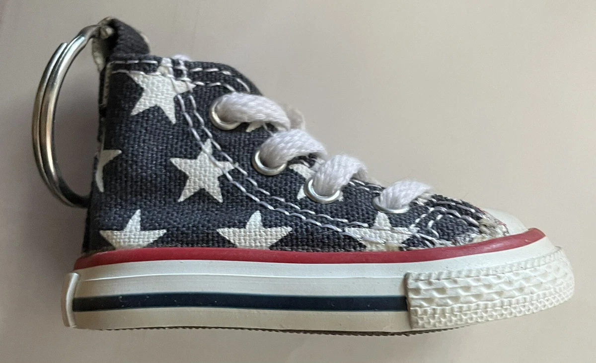 at retfærdiggøre Lære udenad Tøj Converse All Star Chuck Taylor Sneaker Shoe Bag Charm Keychain USA Flag  Stars | eBay