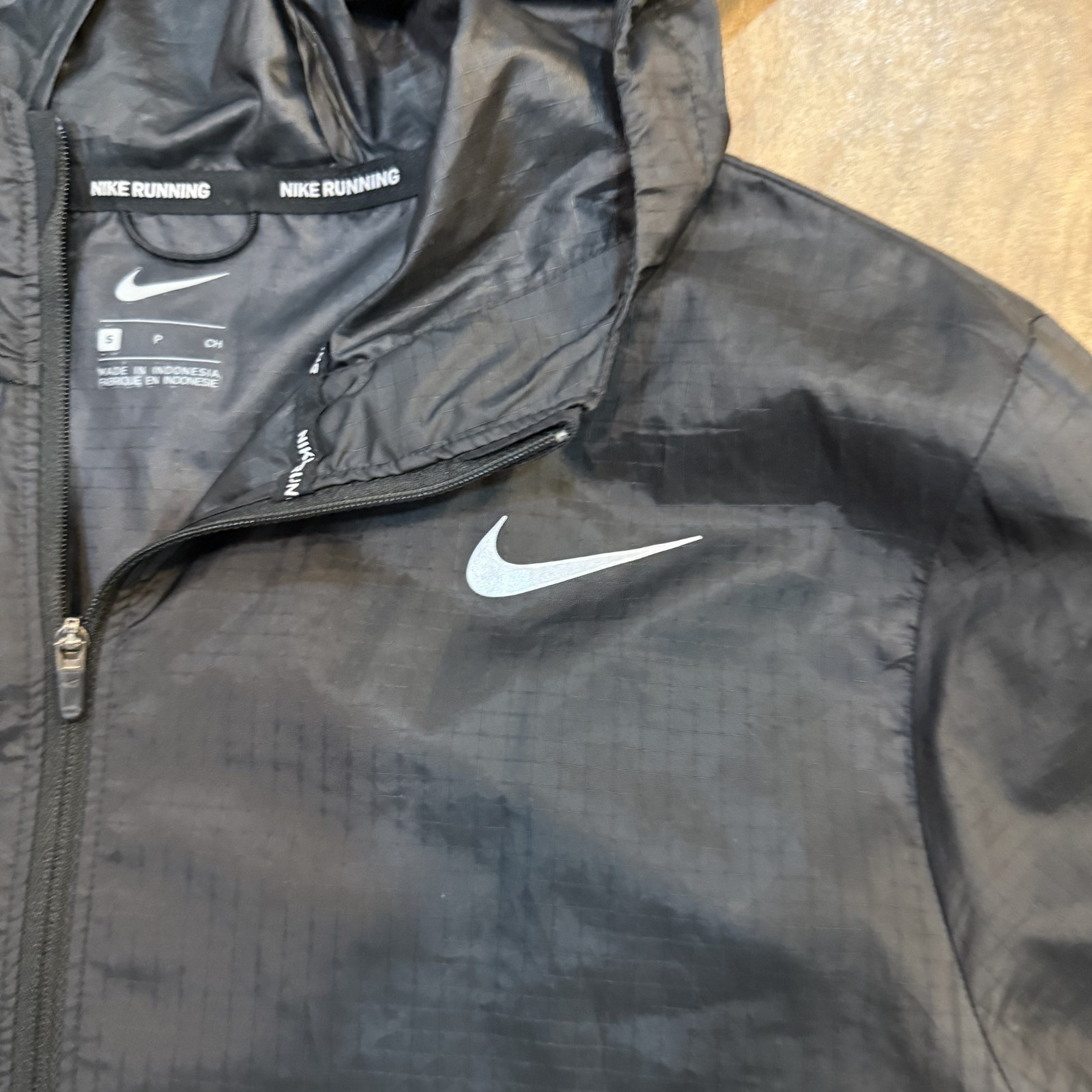 Nike Running Jacket Size Small Black - image 6