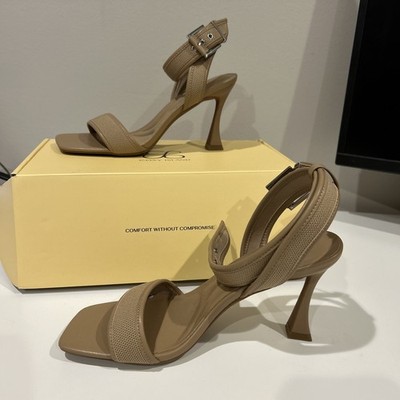 NWB Cosy Island Beige Sandals Strappy Heels, Size 7.5