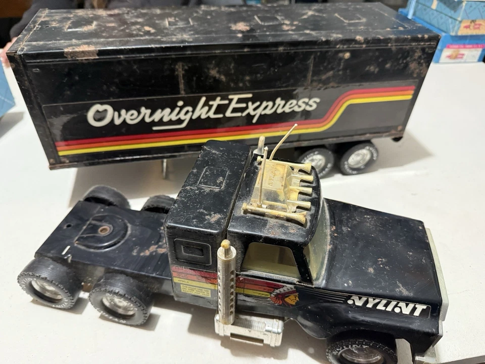 Vtg NYLINT Rockford Overnight Express Diecast 18 Wheel Semi-Trailer Twin Stack - Image 3 of 4