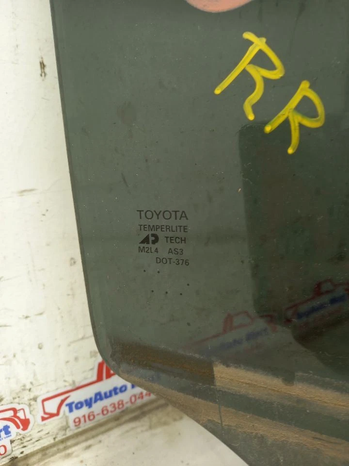 01-07 TOYOTA SEQUOIA LIMITED PASAJERO TRASERO DERECHO CRISTAL Foto 3 de 4