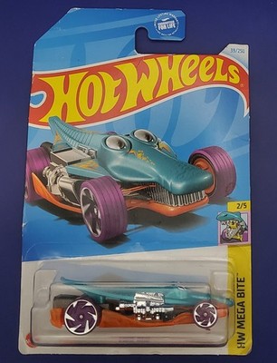 Hot Wheels HW Mega Bite 2/5 Croc Rod 39/250 Blue