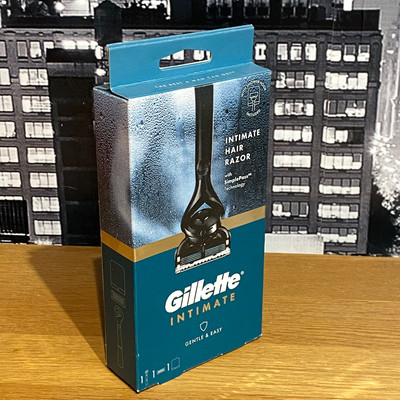   Gillette Intimhaar Herren Rasierer sanft & einfach 1 Griff + 1 Nachfüllhalter