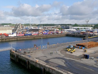Foto 6x4 Nordwandkai, Rosyth Rosyth ist am besten bekannt für sein großes Dock c2017
