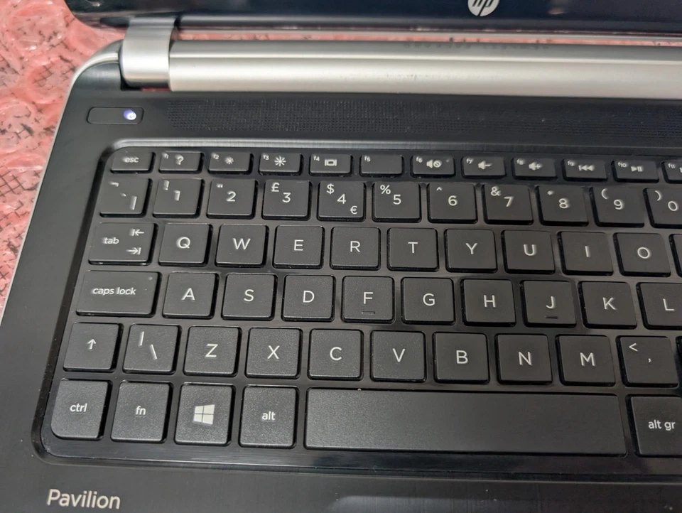 HP Pavilion TS 11 Notebook - AMD A4-1250 Radeon - 2GB Ram - Touchscreen - No HD - Image 4 of 4