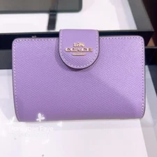 NWT Coach women's Medium Corner Zip Wallet Crossgrain leather