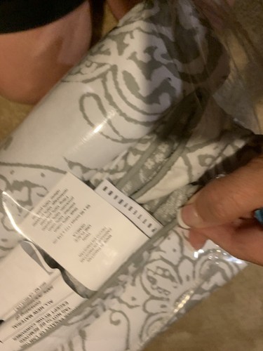Pottery Barn Grey And White Reversible Comforter - Picture 2 of 3