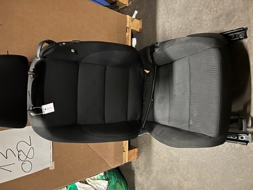 Original VW Eos 1Q Facelift Fahrersitz A1674