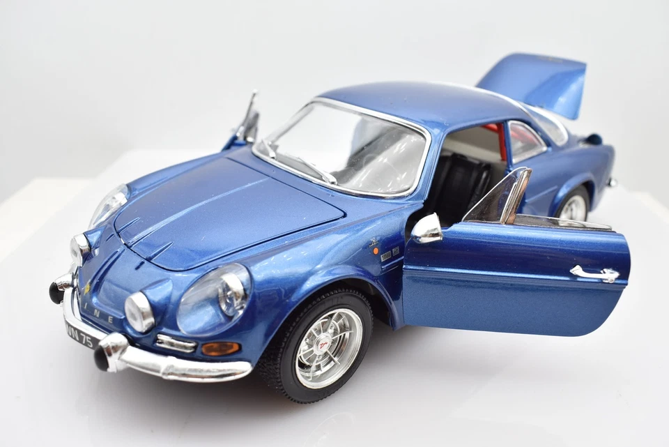 Modellino auto scala 1:18 Alpine A110 blue Burago diecast modellismo collezione - Immagine 2 di 4