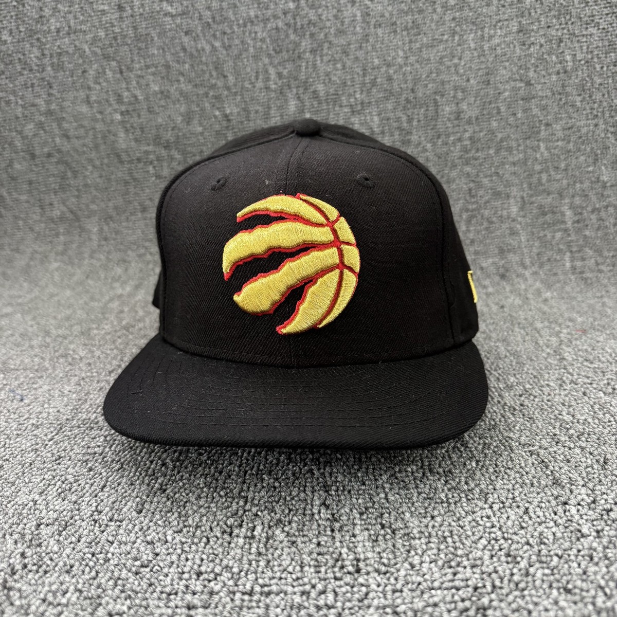 New Era Toronto Raptors 9Fifty Snapback Flat Brim Black Gold One Size NBA