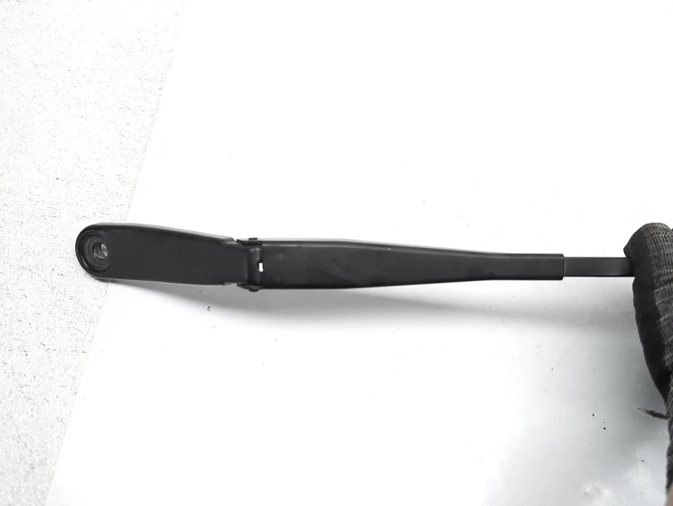 Brazo limpiaparabrisas pasajero derecho Volvo S80 2007-2016 30796036 Foto 3 de 4