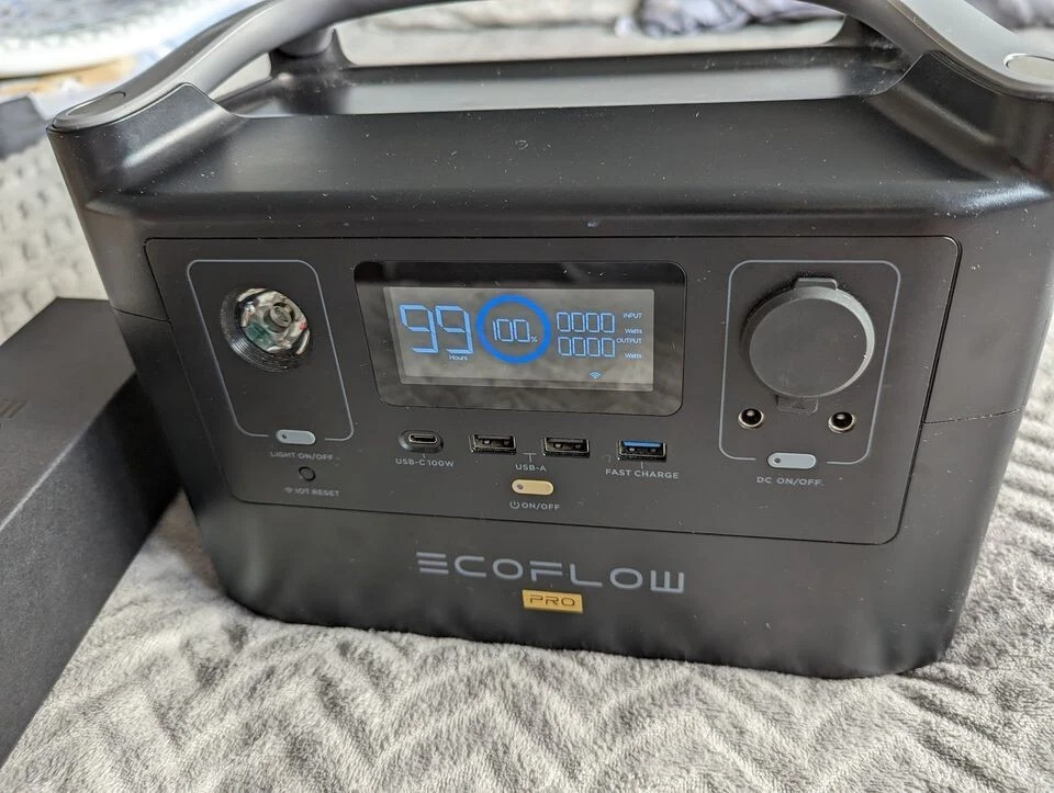 EcoFlow RIVER Pro 720Wh 600w (1200w surge)  Portable Power Station - Image 2 of 4