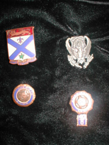 Vintage set of 4 Military, American Legion pins collection  - Afbeelding 1 van 7