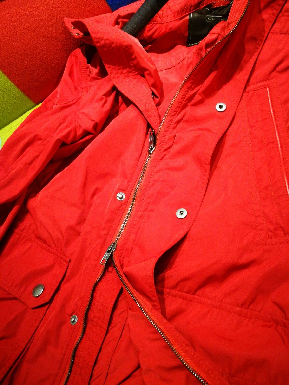 CAPPOTTO COACH UOMO ROSSO MEDIO CON COACH ANTIPOLVERE E CAPPUCCIO TAGLIA M