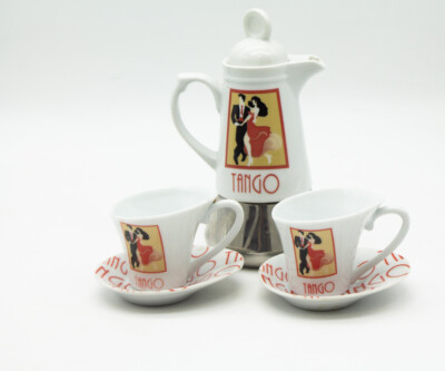 Moka Coffee Maker Set With 2 Cups And Saucers Da Vinchi