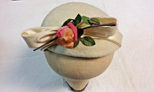 vtg Lady's Fascinator Beige Beret Hat w Red Rose  Cream Ribbon Front Side Clips