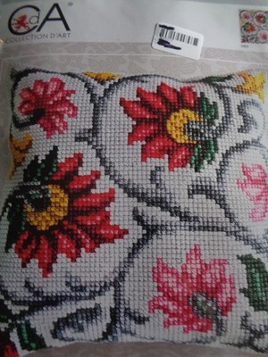 CDA NEDDLEPOINT CUSHION PILLOW TOP FLORAL ORNAMENT FLOWERS KIT #5463