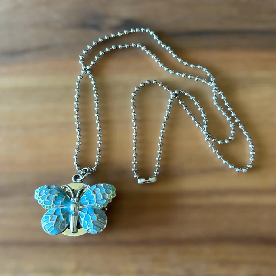 Бабочка медальон часы подвеска ожерелье синий эмаль серебристого тона новый аккумулятор - Изображение 2 из 4