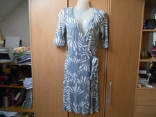 Unbranded Short Sleeve Grey/White V-Neck Wrap Dress - UK8