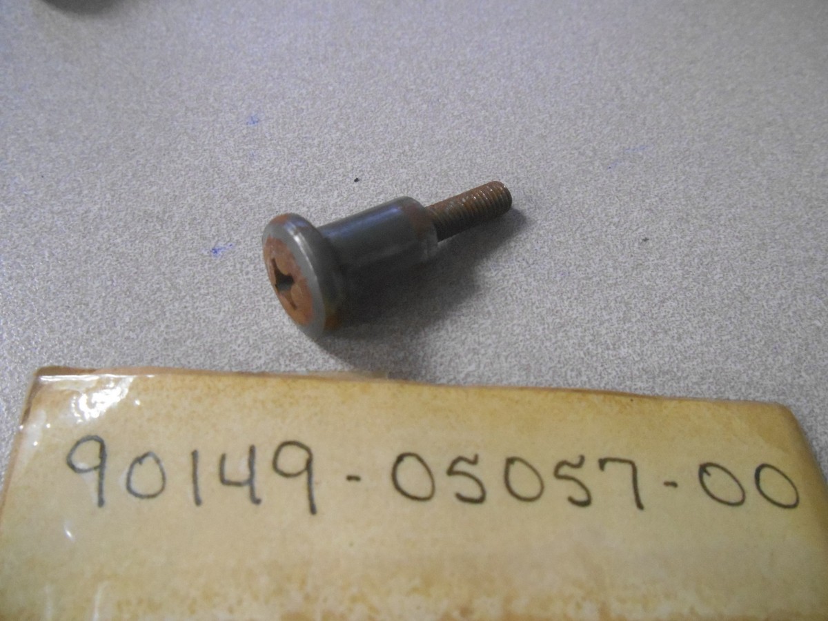 NOS Yamaha Special Shape Screw 74-75 YZ125 1975 YZ250B YZ360B