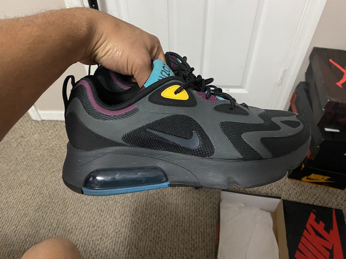 air max 200 bordeaux on feet