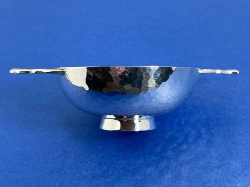 QUALITY BOXED VINTAGE SCOTTISH SOLID SILVER PLANISHED CELTIC QUAICH - Picture 10 of 20