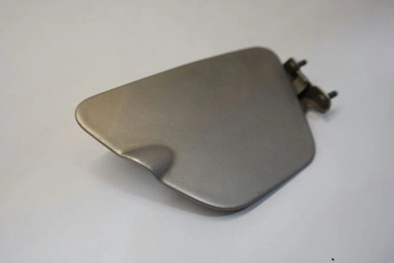 Jaguar XJ6 1995-1997 puerta de llenado de combustible plateada Foto 3 de 4