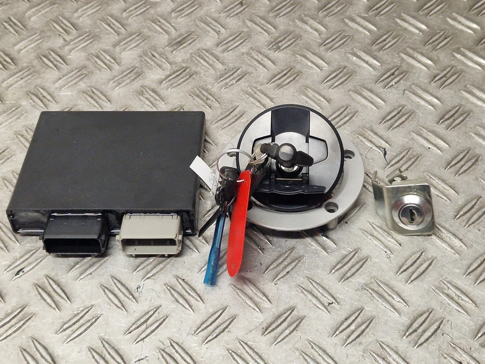 Schlosssatz keys Lockset Schloßsatz CDI Suzuki GSX-S 750 EZ.17 WC50 14371km - Bild 2 von 4