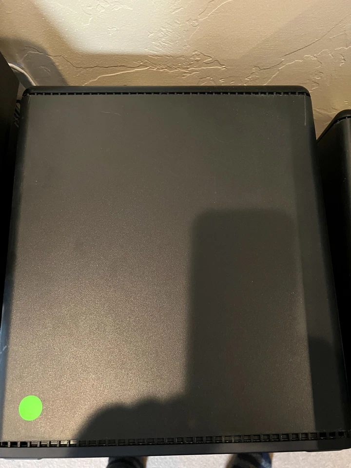 Drobo B810N 30TB 8 Bay Array w/ Qty X5 WD 6TB Purple Drives WD64PURZ - Image 4 of 4