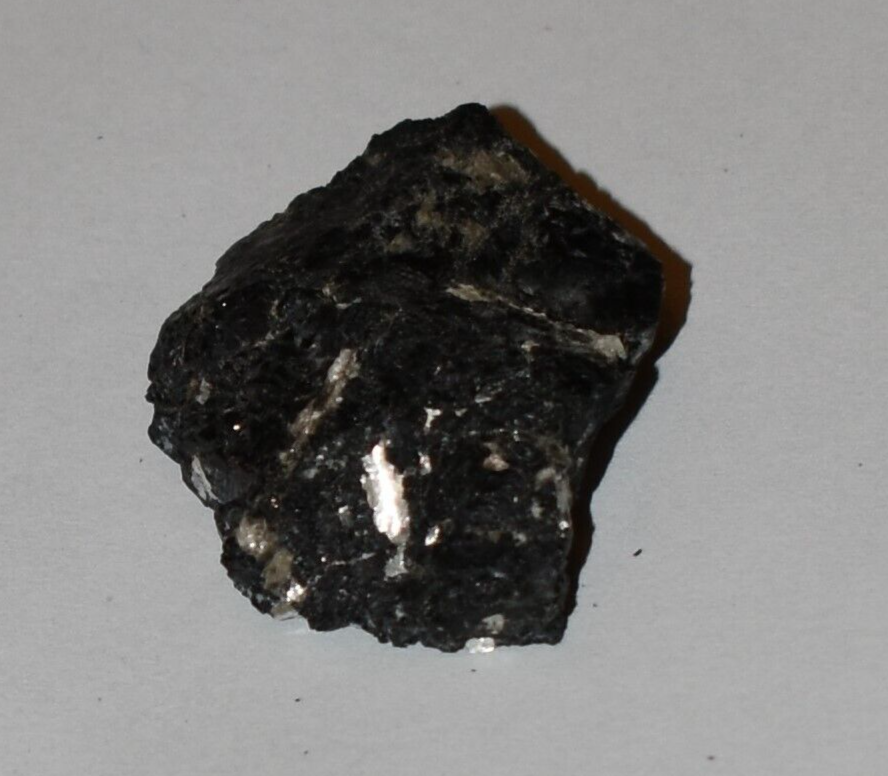 Ancient ブラックメタル　BLACKL Black Spinel Crystal with Silver Specimen 1800's Ore Knob Copper
