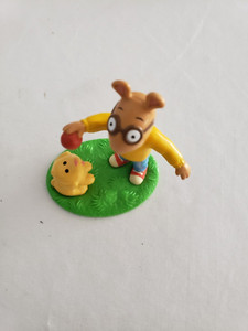 RARE Vintage 1998 Arthur PVC Fig Cake Topper  DOG ARTHUR WITH BALL