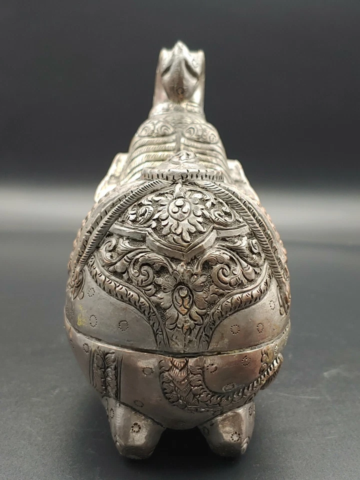 Antiguo plato indio cobre plata repujado elefante estatua baratija aperitivos estuche Foto 4 de 4