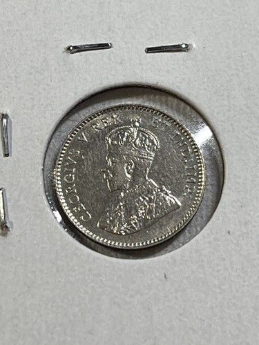 1911 Canada 5 Cents Small Silver Coin Scratched & Cleaned - Picture 3 of 4