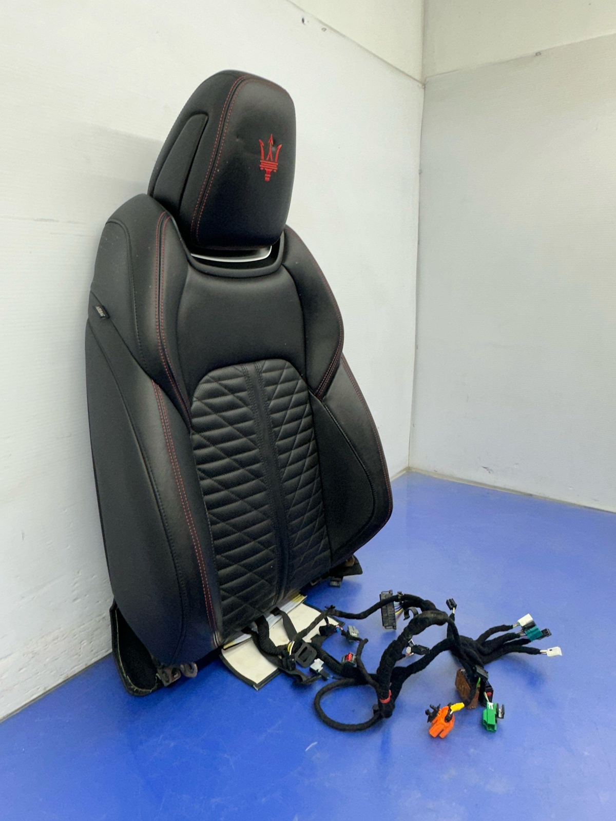 2017-2020 MASERATI LEVANTE OEM FRONT RIGHT UPPER SEAT CUSHION BLACK W/ HEADREST