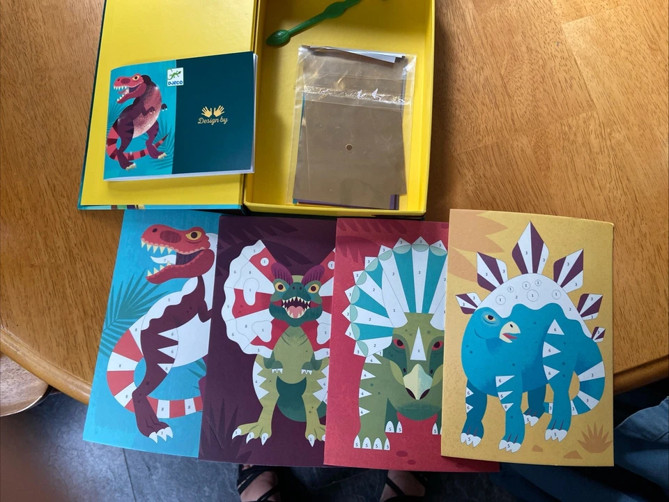 Djeco Dinosaurs Foil Picture Art Set Age 6+ Includes 4 Pictures Scraper And Foil - Image 3 of 3