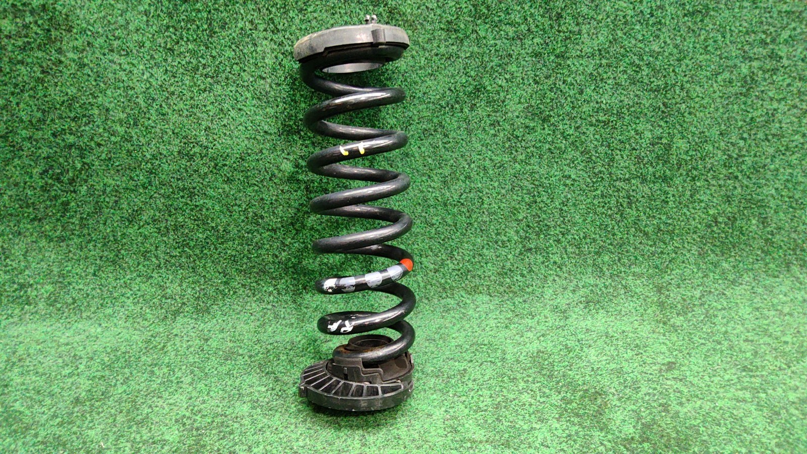 2015-2018 Mercedes Benz C300 Rear Right Coil/Spring W/Pads OEM A2053241104