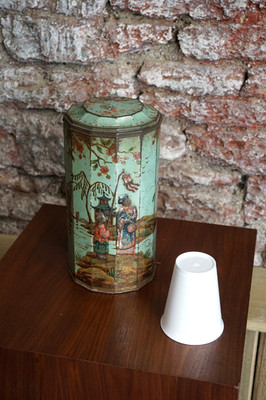Antike/Vintage dekorative Victory V Gummis & Lutschtabletten Dose - orientalisches Design.