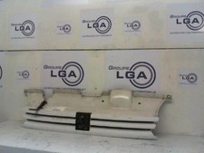 Calandre Peugeot 405