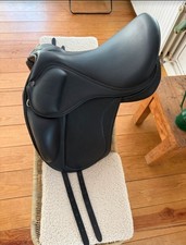 EQUES Sattel X 17 Zoll mit Wollkissen *Dressu...