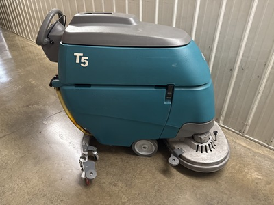 #ad Tennant T5 32quot; Disk Floor Scrubber $3795.00