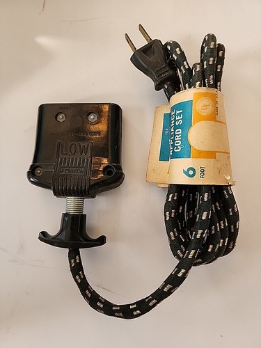 New Old Stock LEVITON HIGH LOW Appliance Cord Connector 15A-125V & 10A-250V - Picture 1 of 10