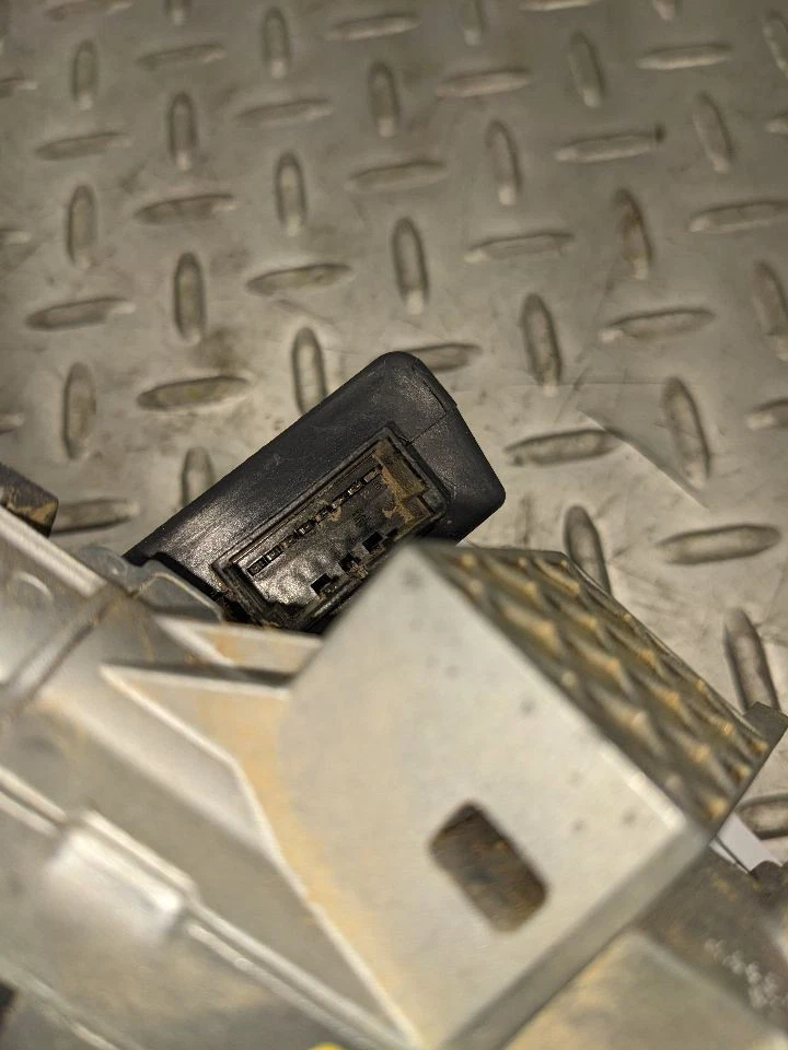 Ignition Switch LHD VIN W 6th Digit Jk Body Fits 07-18 WRANGLER 1149644 - Image 4 of 4