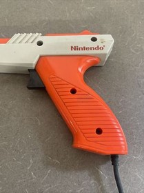 Nintendo NES Zapper 1985 Duck Hunt Gun Authentic NES-005 Orange Untested