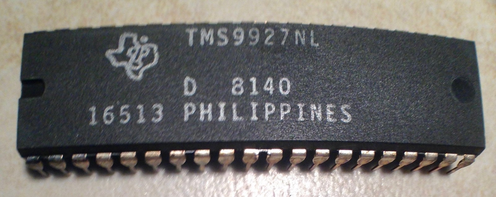 T.I. TMS9927NL CRT Controller - NOS - Vintage !