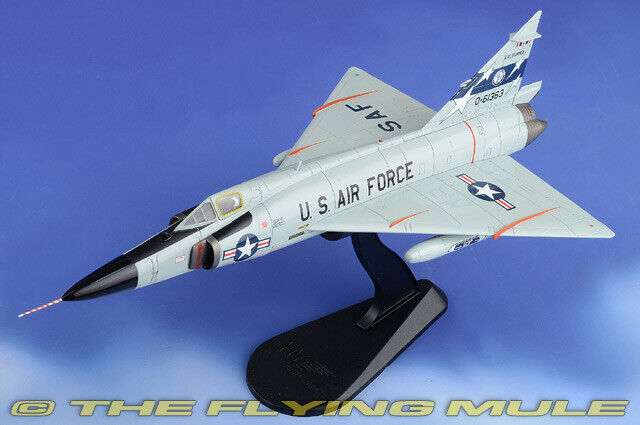 Hobby Master 1:72 F-102A Delta Dagger USAF 163rd FIG, 196th FIS CA ANG #56-1363
