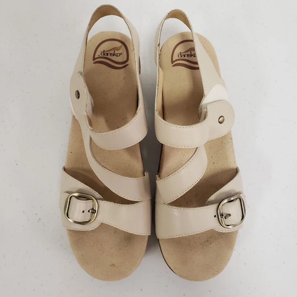 Sandálias femininas Dansko de couro Shari com tiras tamanho 9,5 EUA 40 UE bege - Imagem 3 de 4