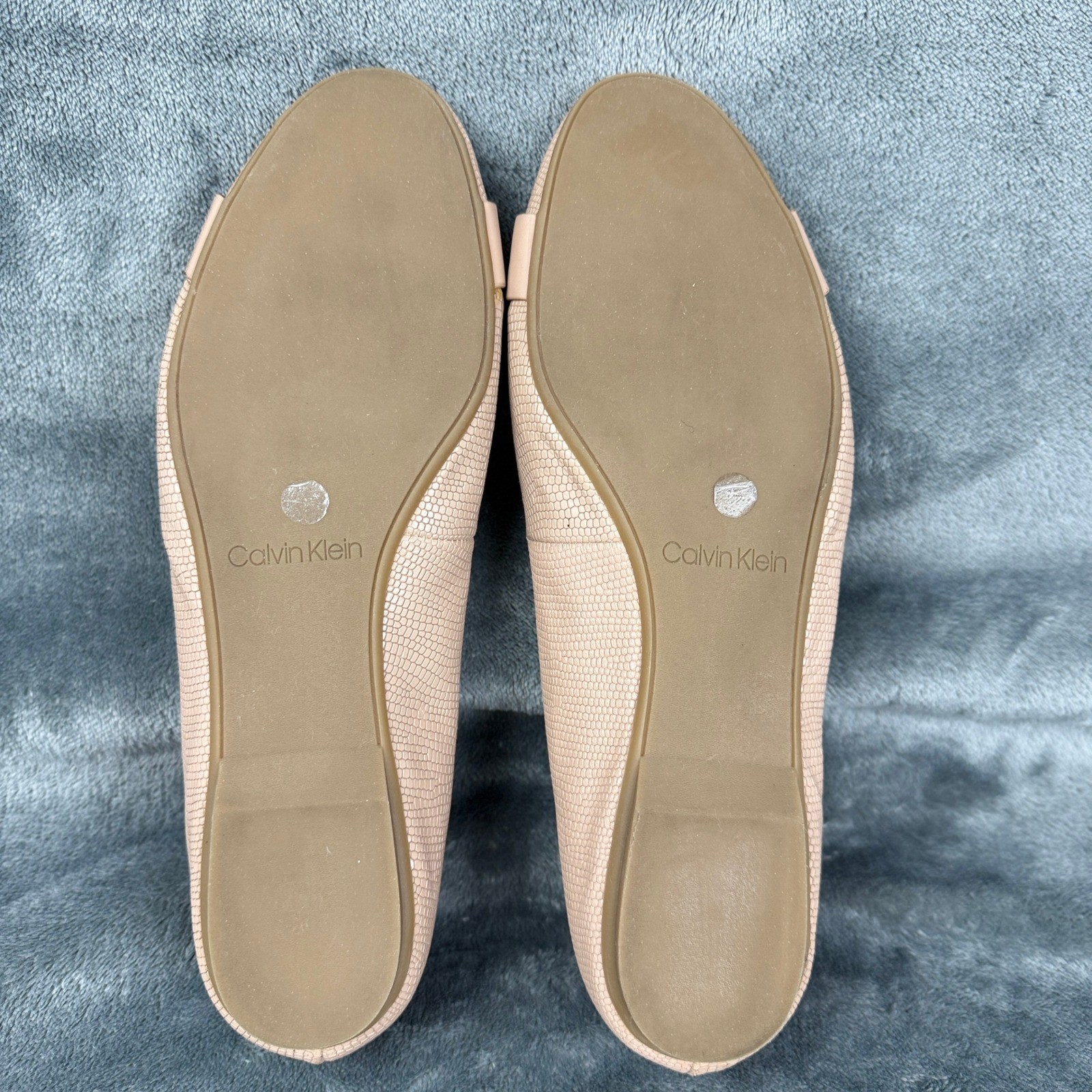 Calvin Klein Womens Ballet Flats Beige Gold Bar Detail Slip On Comfort thumbnail 3