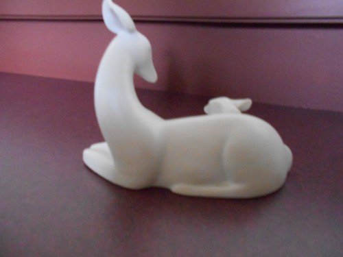 VINTAGE BISQUE DOE AND FAWN FROM GALLERY ORIGINALS 1984 - Picture 3 of 6